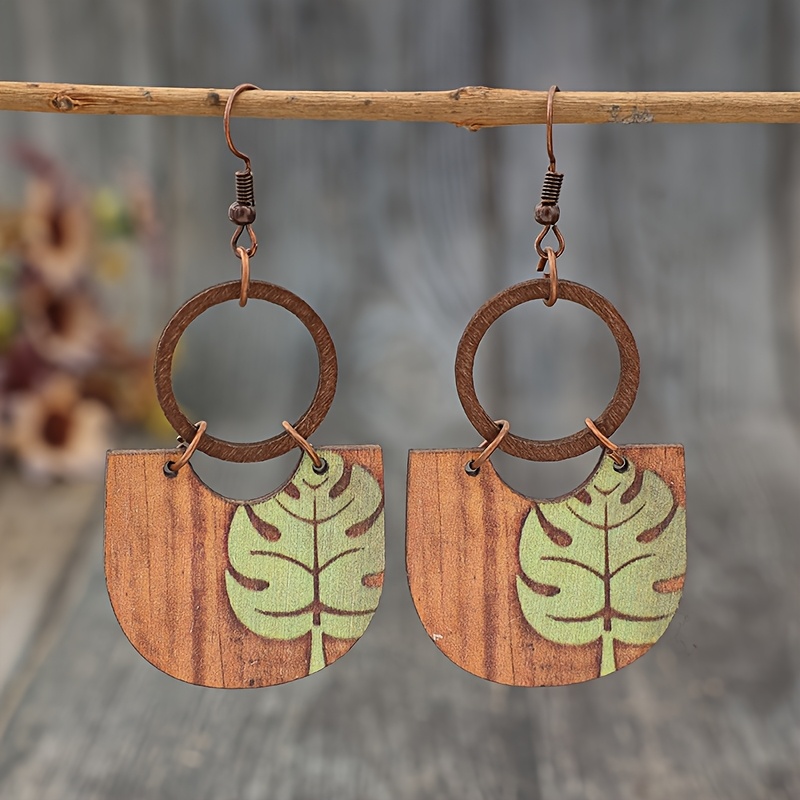 Women's Vintage Bohemian U-Shaped Leaf Pattern Wooden Earrings
